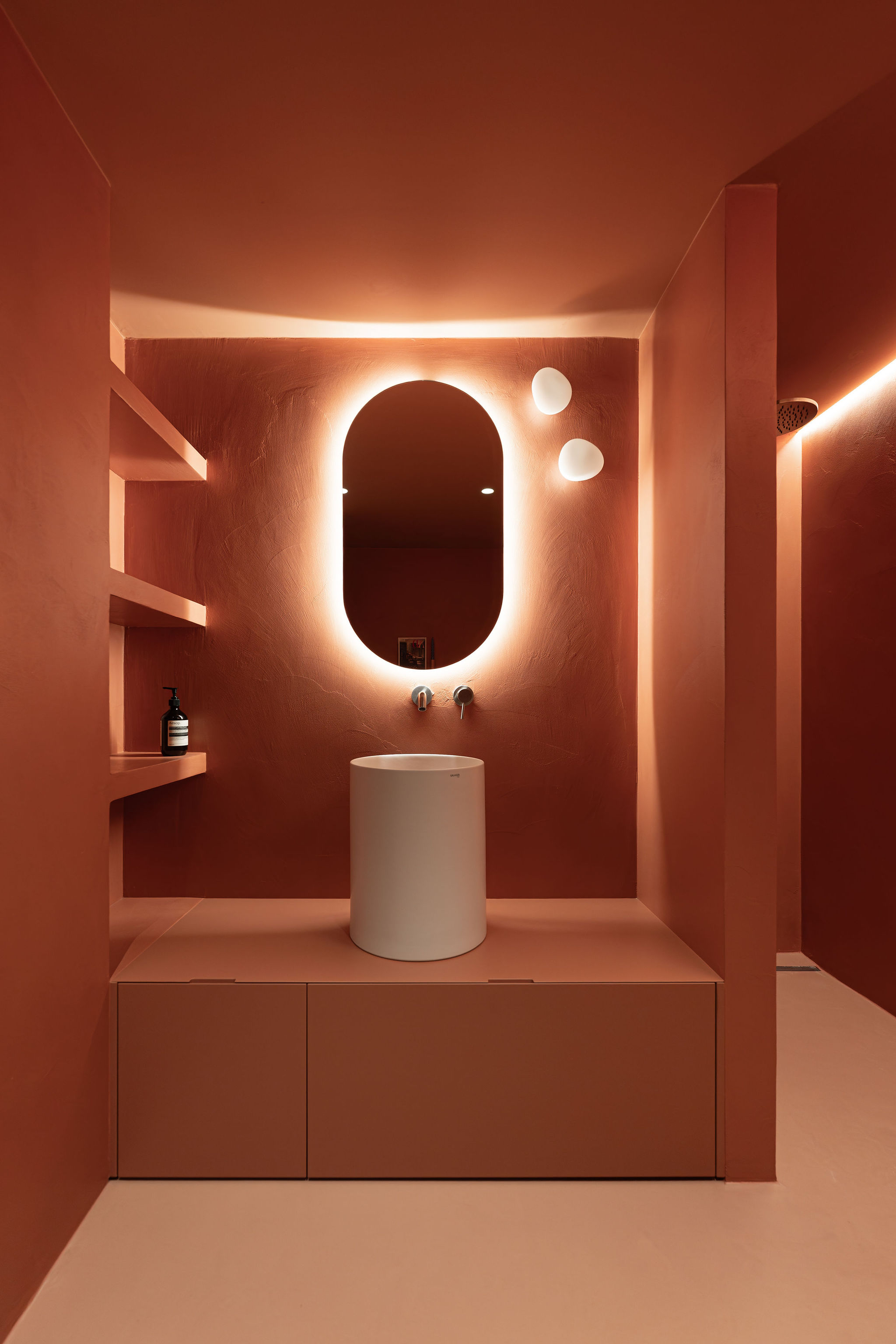 Bagno terracotta su misura realizzato da Corazzolla