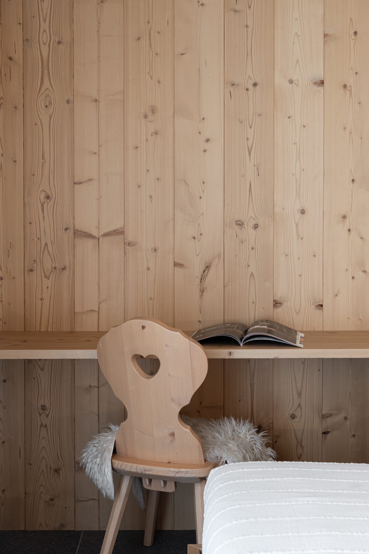 rivestimento a parete in perline legno di abete evaporato