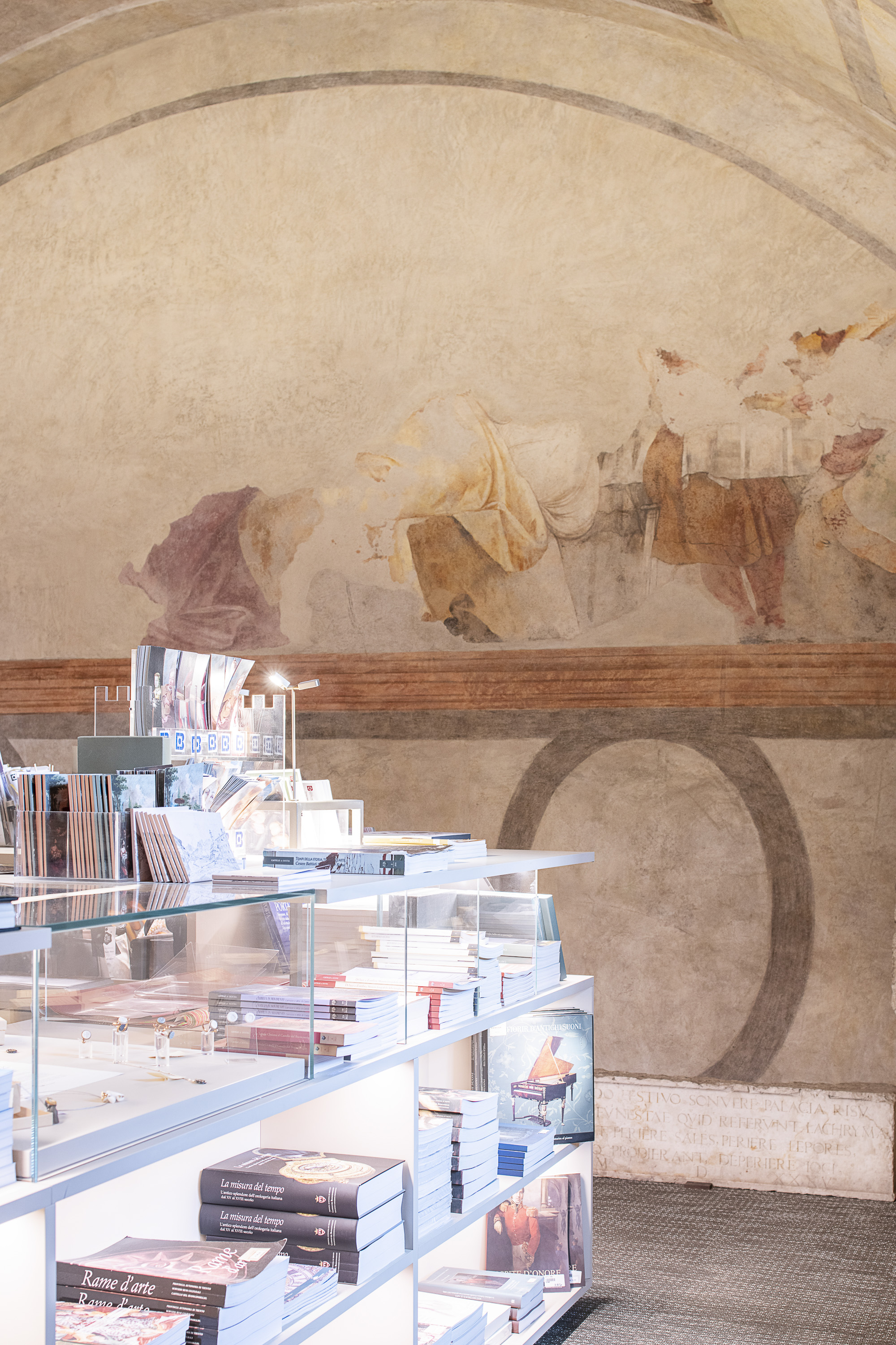bookshop castello del buonconsiglio allestimento museale