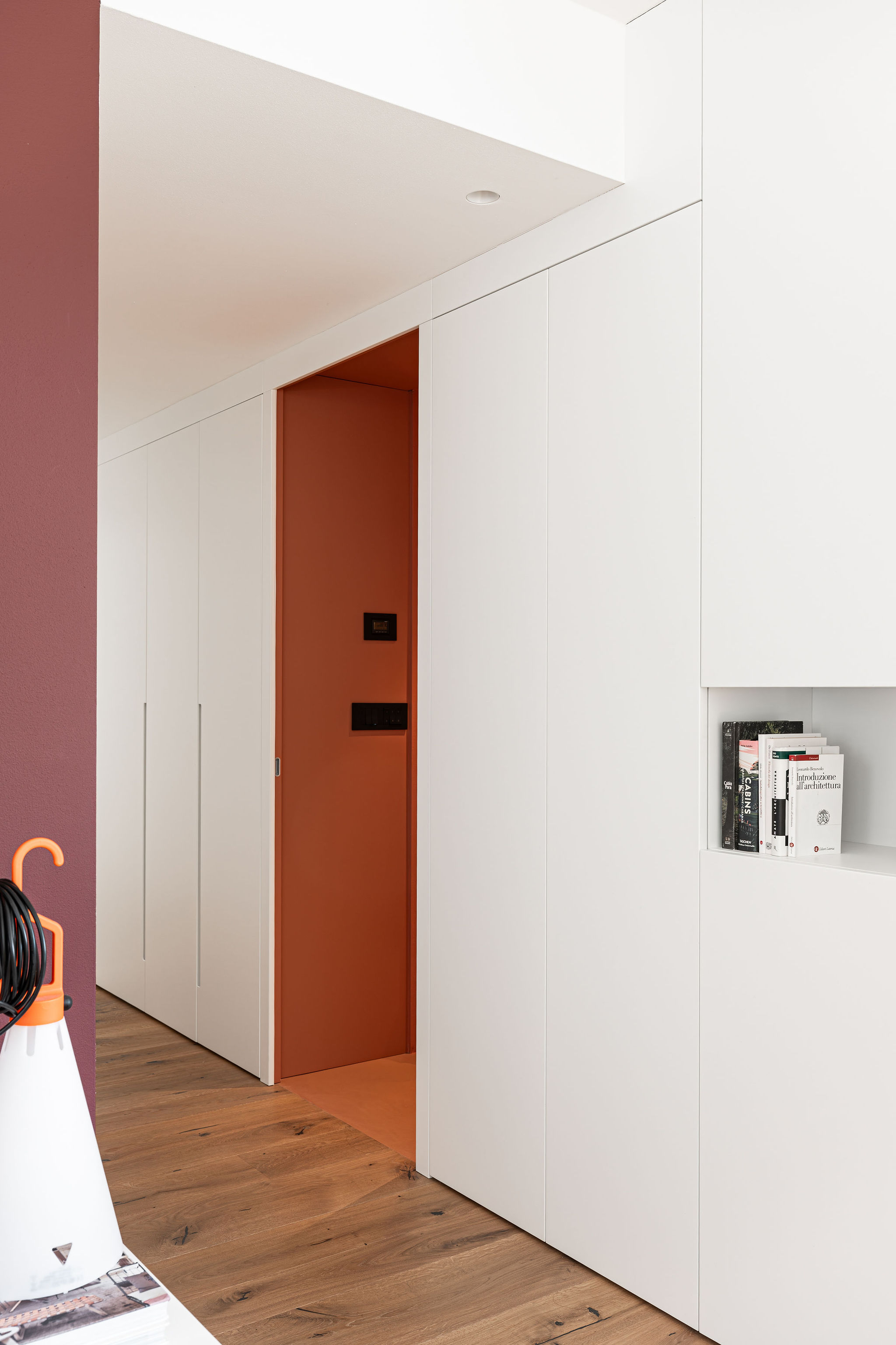 arredamento su misura corridoio colorato, corazzolla